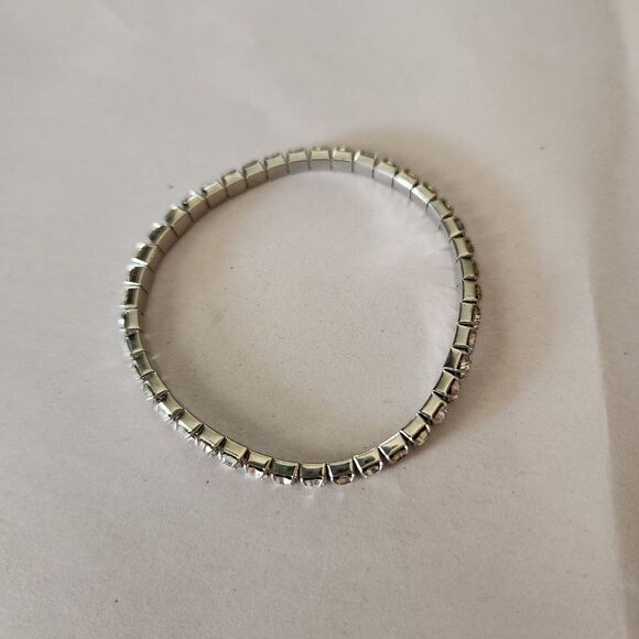 Unbranded Bundle Fashion Jewelry Braclet Set Of 6 Variety Cuff, Beaded, Clasp - Picture 8 of 12